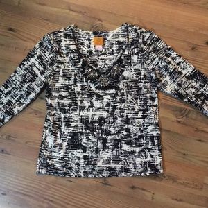 Ruby Rd. Black & Cream 3/4 length top with beading
